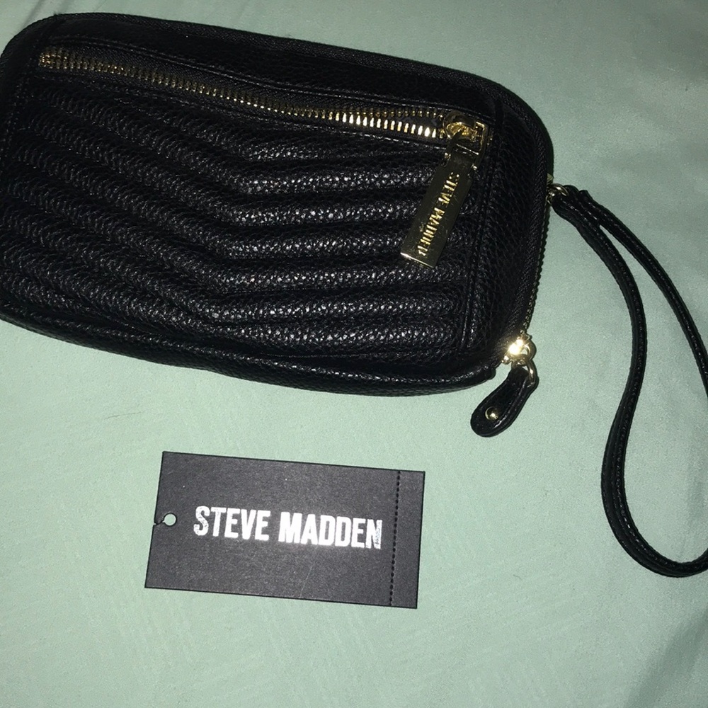 Steve Madden Wristlet NWT